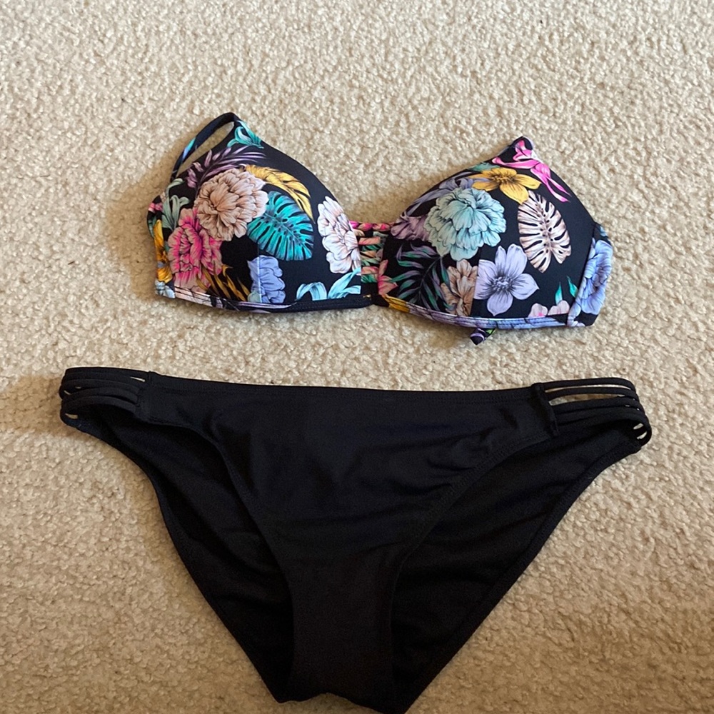 Stewpot bikini with full coverage